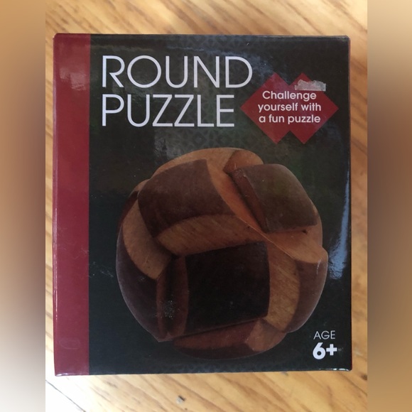 Round Wooden Puzzle Brain Teaser NIB - Picture 1 of 3